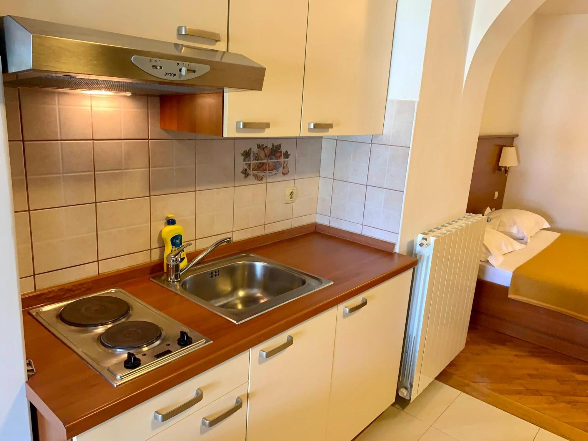 Gargamelo Pension Porec Exterior photo