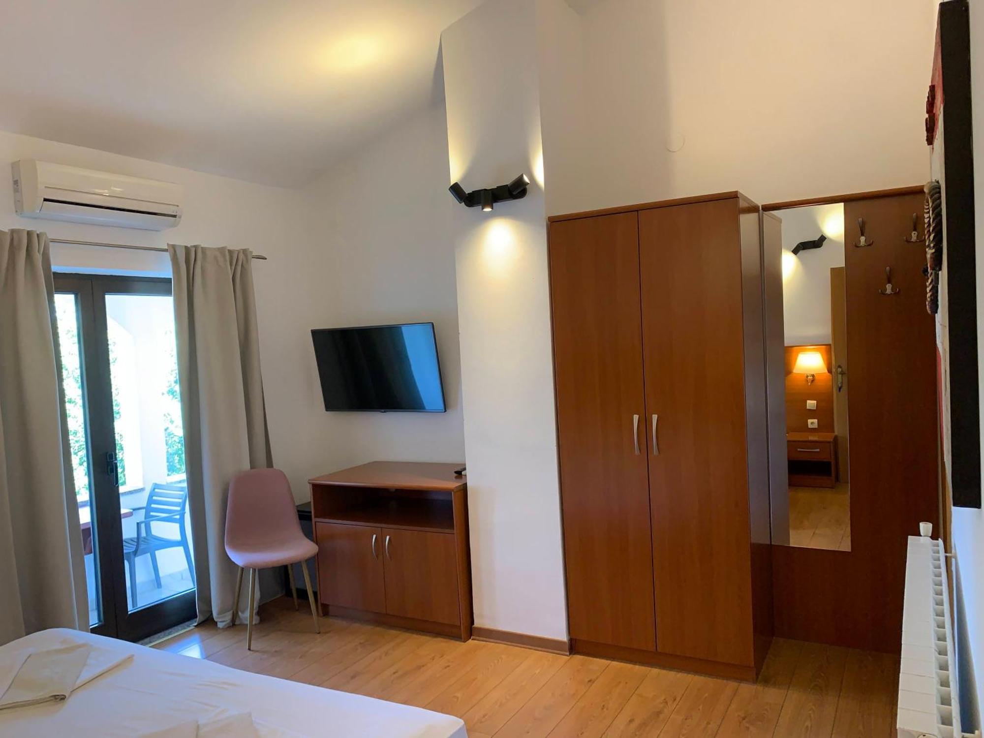 Gargamelo Pension Porec Exterior photo