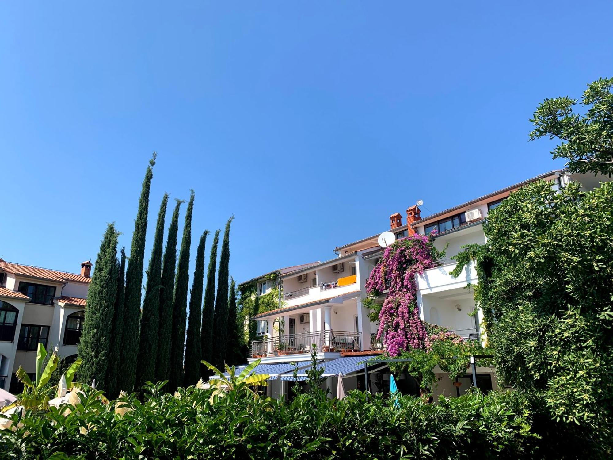 Gargamelo Pension Porec Exterior photo