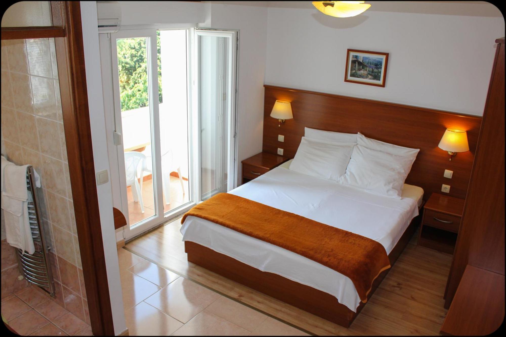 Gargamelo Pension Porec Exterior photo