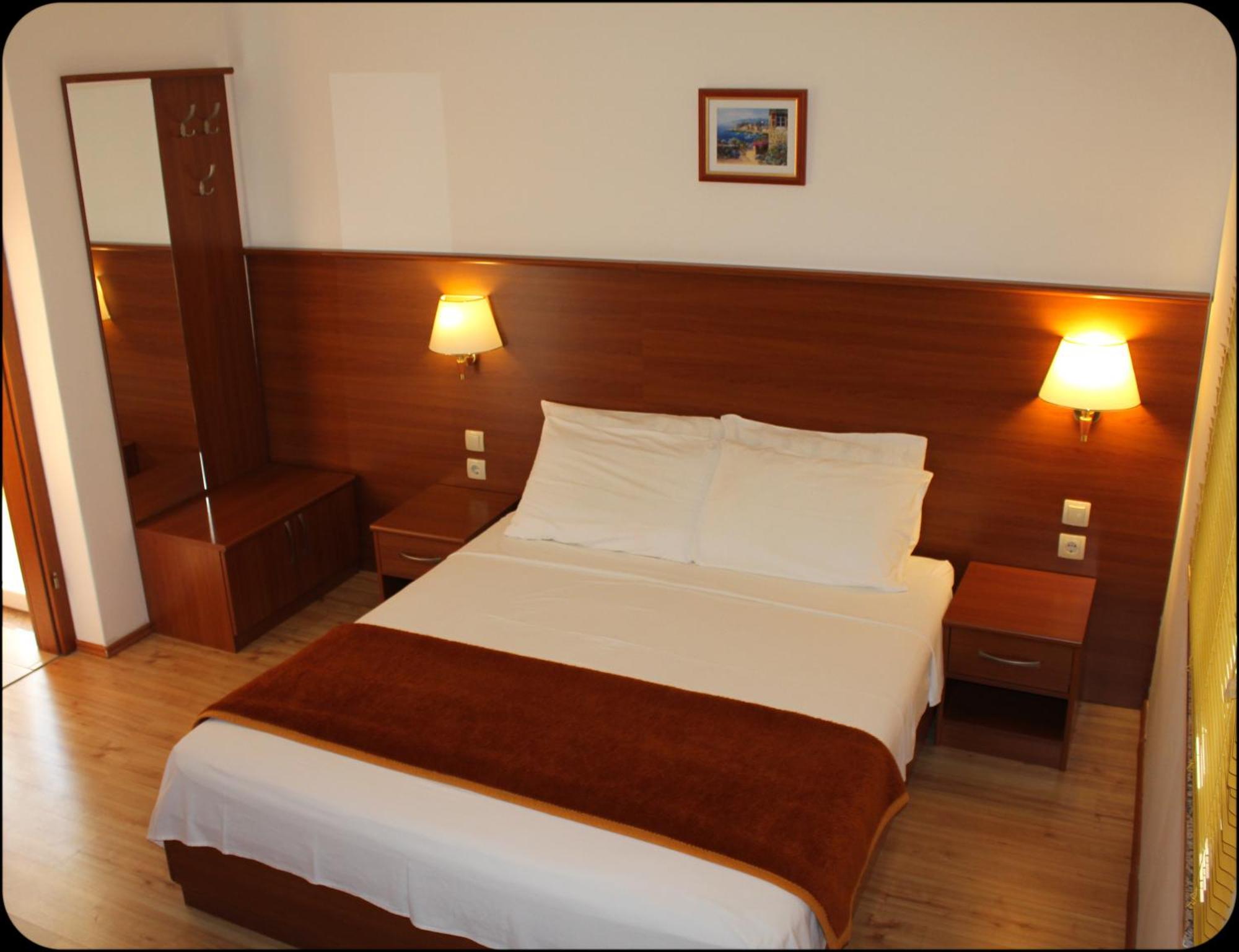 Gargamelo Pension Porec Exterior photo