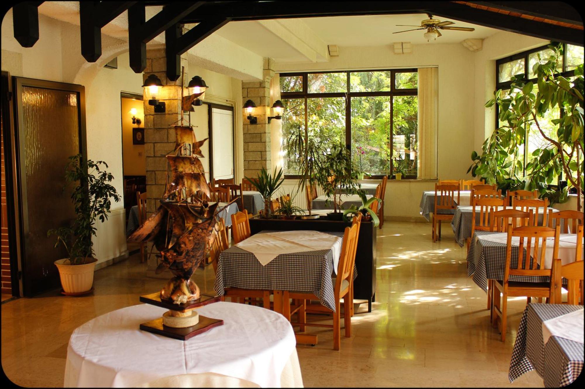 Gargamelo Pension Porec Exterior photo