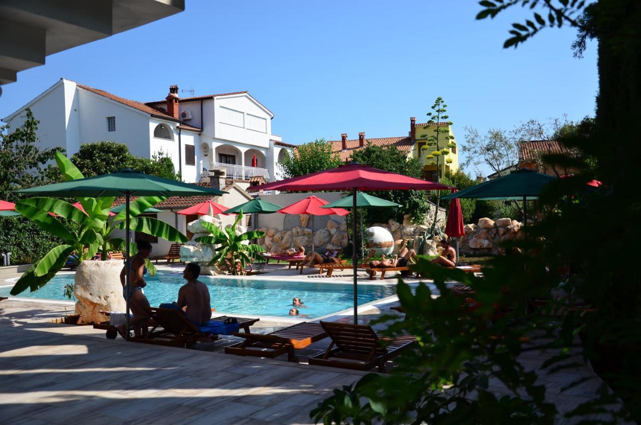 Gargamelo Pension Porec Exterior photo